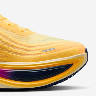 Vomero Plus yellow